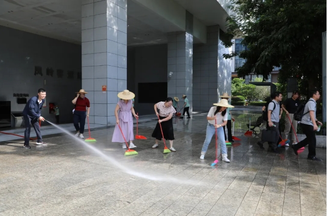 云顶赌场app
持续开展周五大扫除专项行动 筑牢健康防线